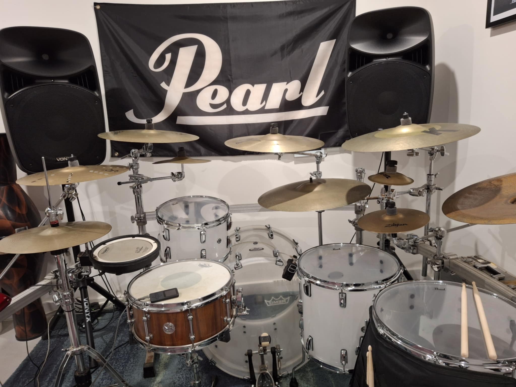 Andrew Hewitt - Pearl Crystal Beat - Frost Acrylic