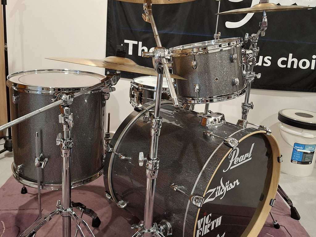 Andrew Hewitt - Pearl Export Series drums